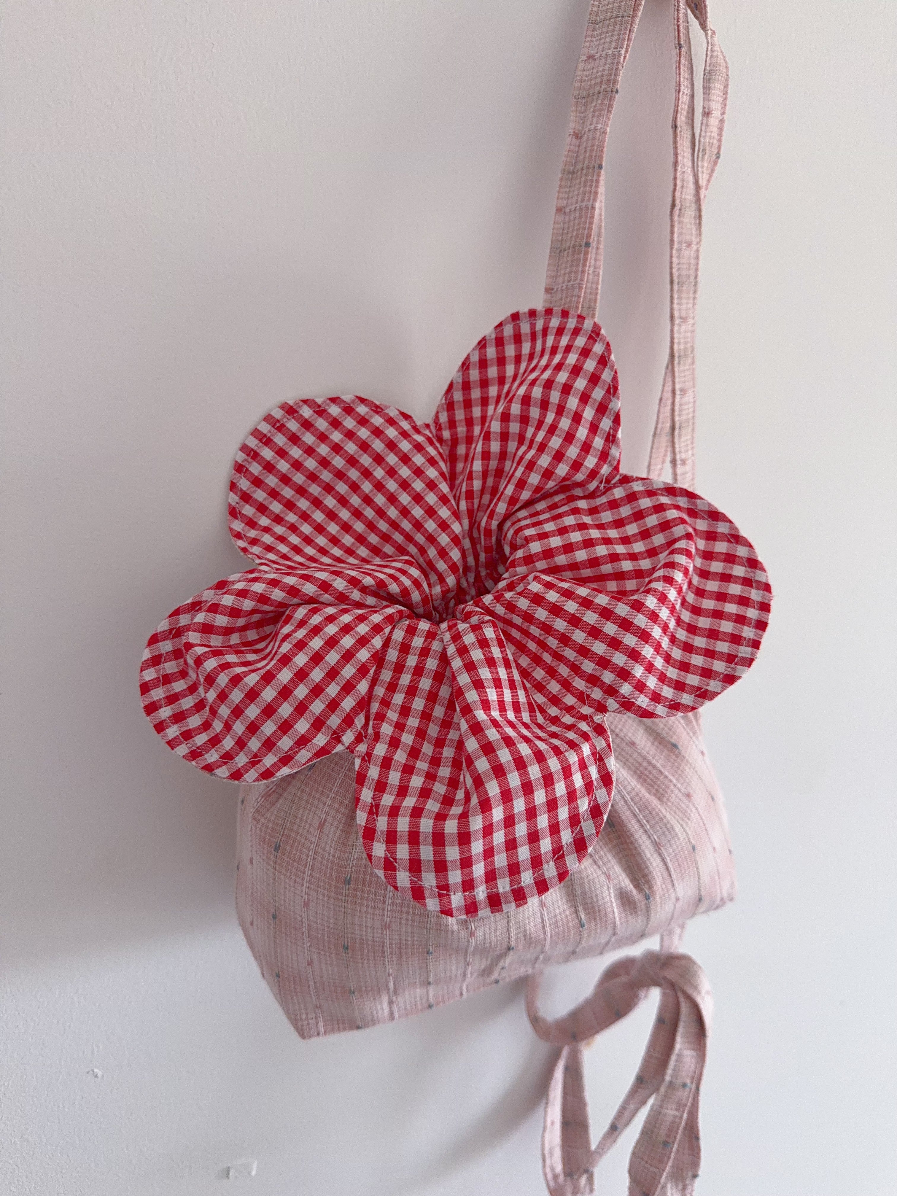 Flower drawstring bag